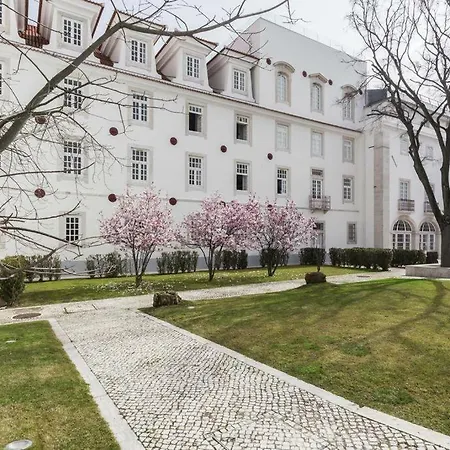 Bairro Alto With A Large Patio * Lisbona