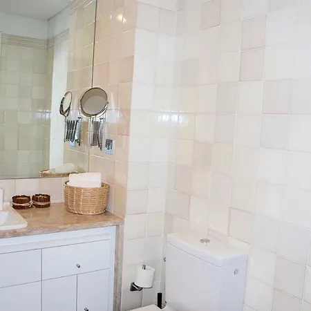 Appartamento Bairro Alto With A Large Patio Lisbona