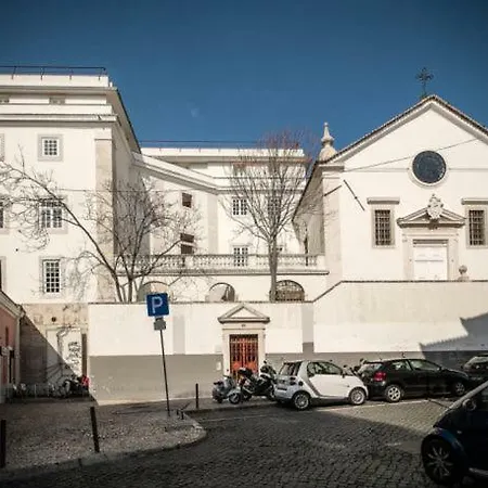 Bairro Alto With A Large Patio Appartamento