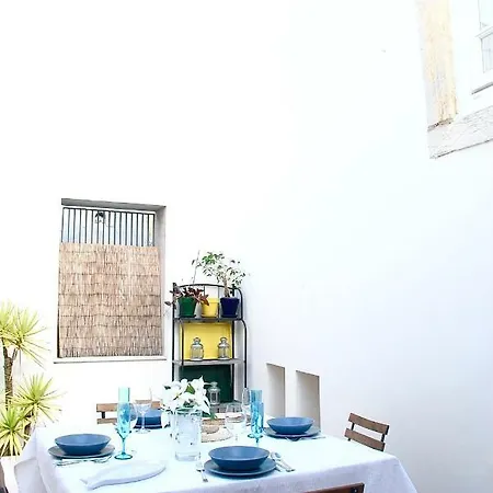 Bairro Alto With A Large Patio *
